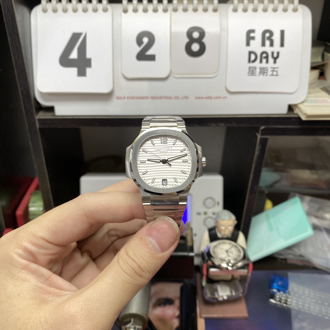 Patek Philippe Nautilus series 71181A-010, White Dial with Steel Bracelet Version, 35.2mm size.