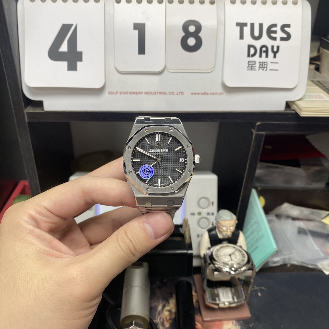 Audemars Piguet Royal Oak Offshore Series 15500ST.OO.1220ST.03, Black Dial with Stainless Steel Bracelet, 41mm size.