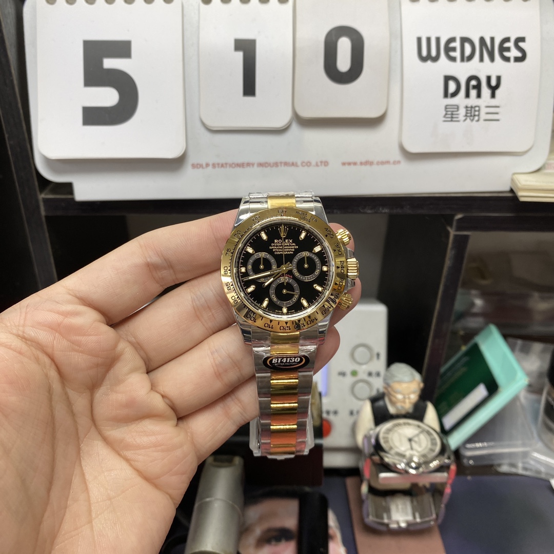 Rolex Cosmograph Daytona Series m116503-0004, two-tone gold case black dial, 40mm size.