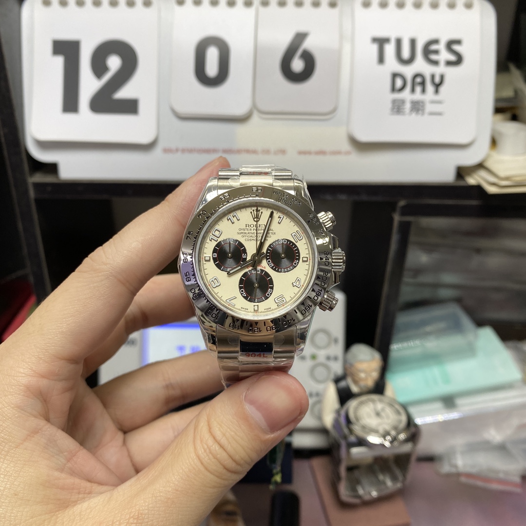 Rolex Cosmograph Daytona Series 116519-L(FC), Platinum Panda Dial, 40mm size.