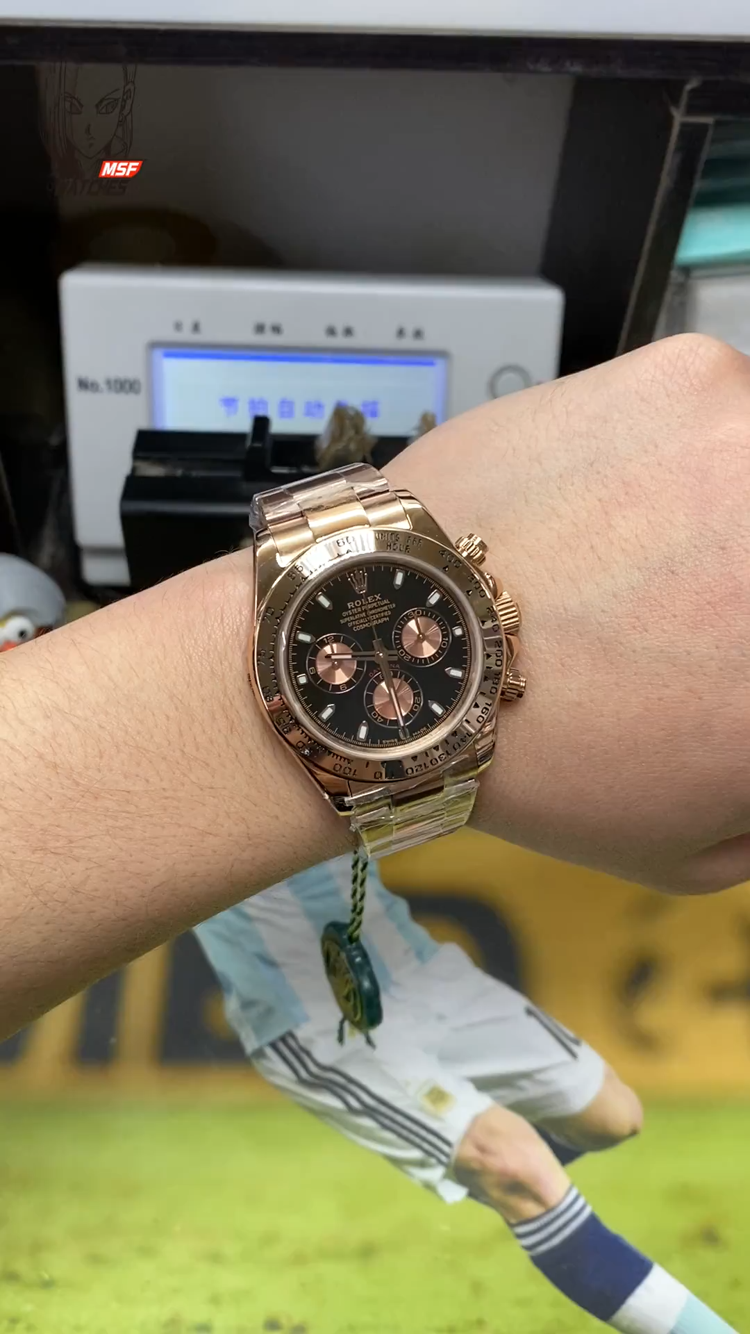 Rolex Cosmograph Daytona Series 18K ROSE GOLD CASE BLACK DIAL GOLD EYES, 40mm size.