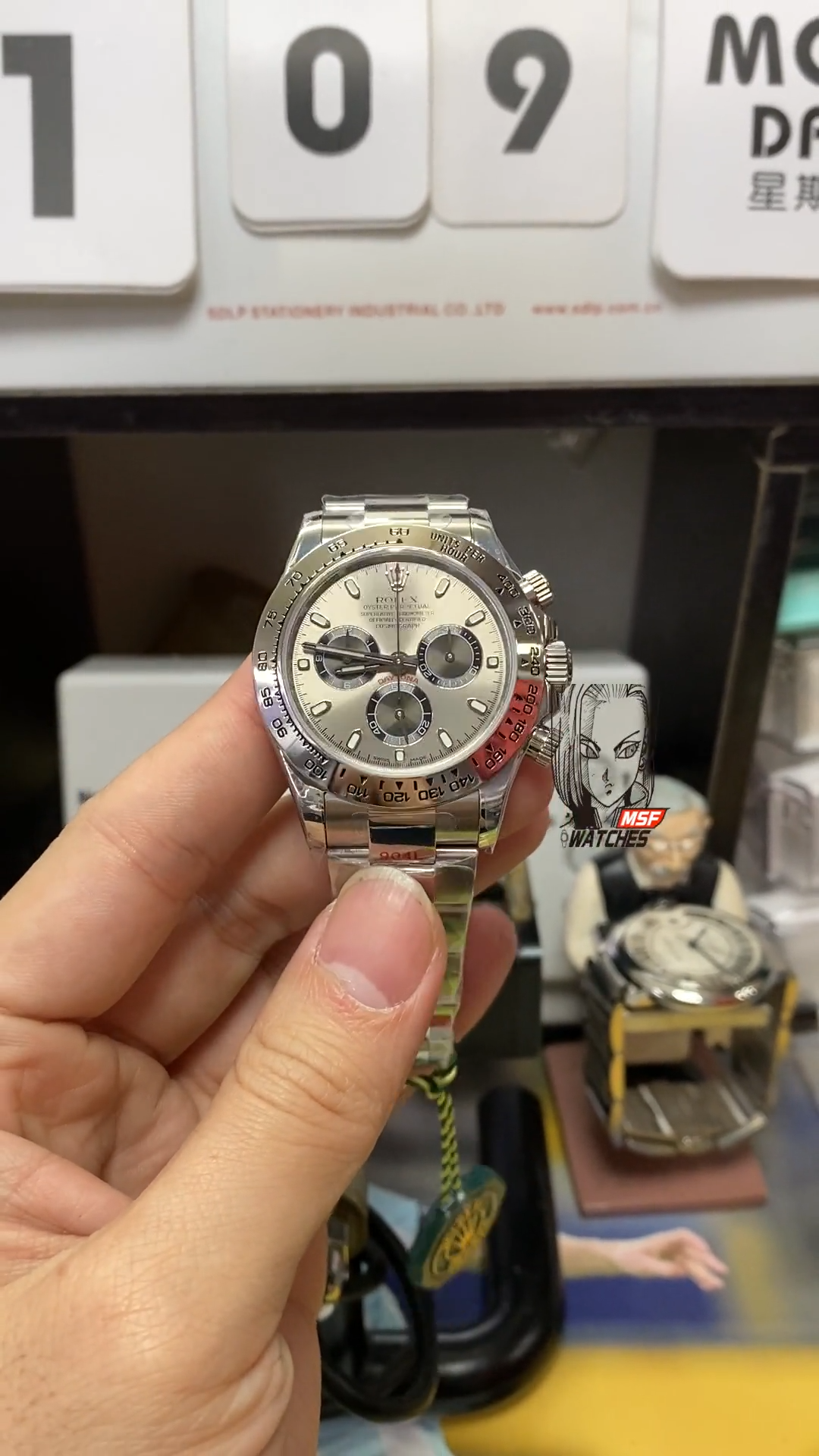 Rolex Cosmograph Daytona Series 904L STEEL BREZEL GREY DIAL PERSIDENT STRAP, 40mm size.